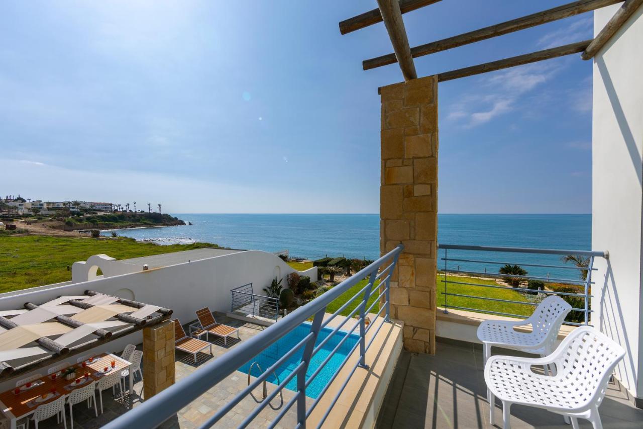 Blue Coral Beach Villas: Exclusive Oceanfront Retreat Coral Bay Exterior photo