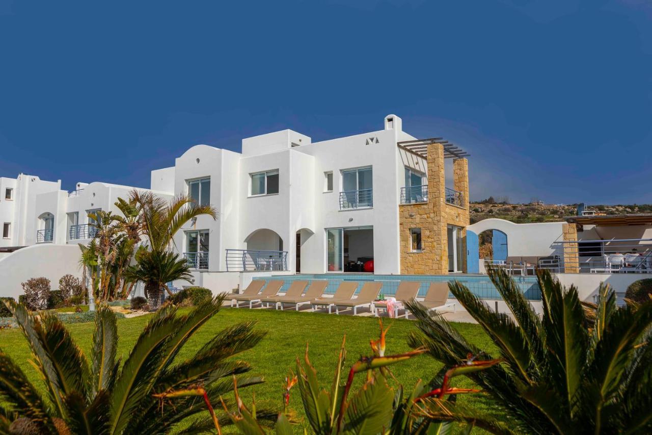 Blue Coral Beach Villas: Exclusive Oceanfront Retreat Coral Bay Exterior photo