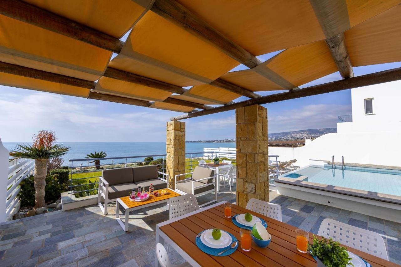 Blue Coral Beach Villas: Exclusive Oceanfront Retreat Coral Bay Exterior photo