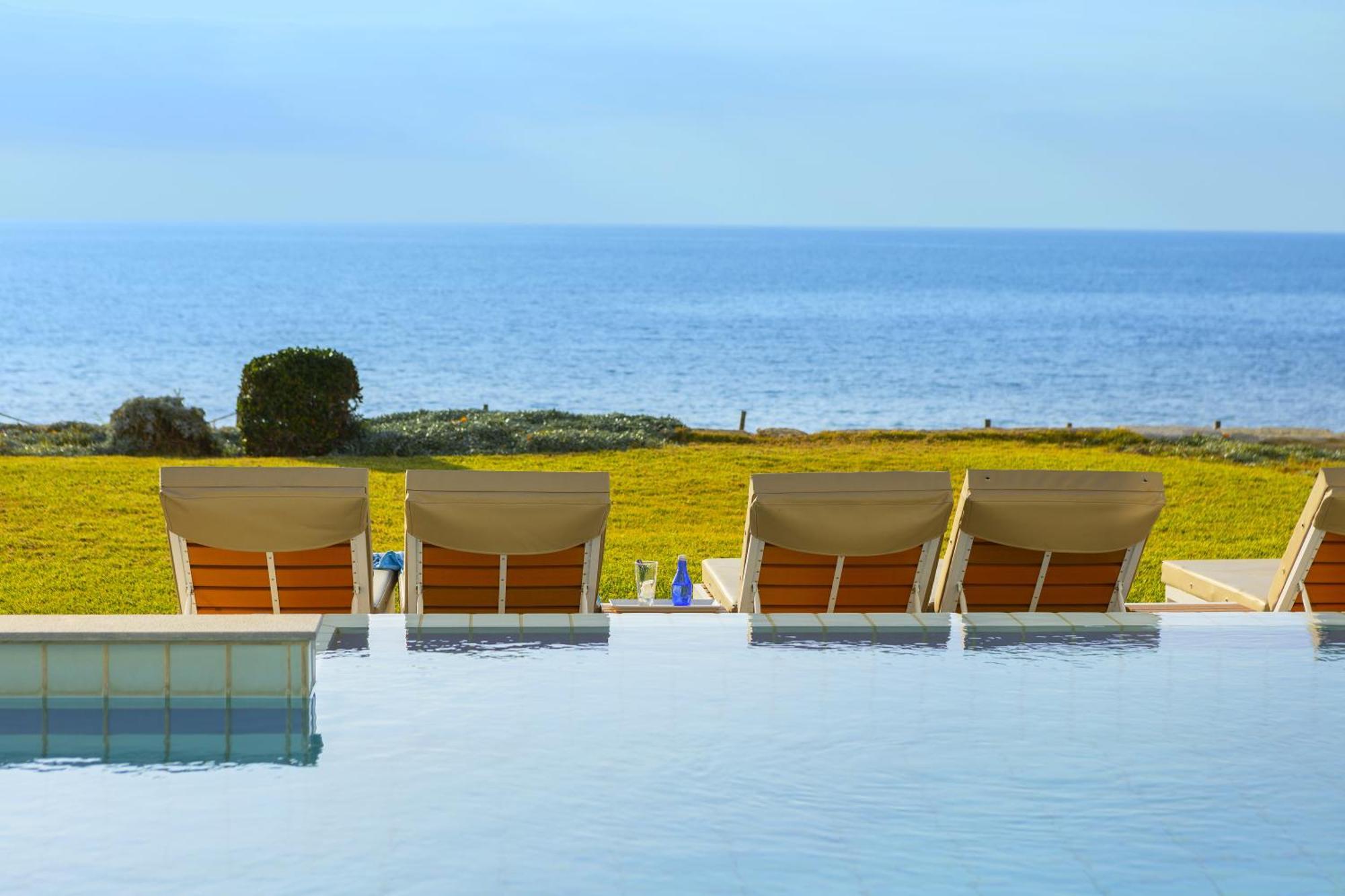 Blue Coral Beach Villas: Exclusive Oceanfront Retreat Coral Bay Exterior photo