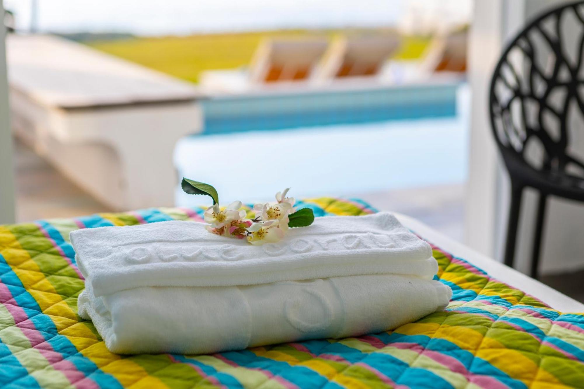Blue Coral Beach Villas: Exclusive Oceanfront Retreat Coral Bay Exterior photo