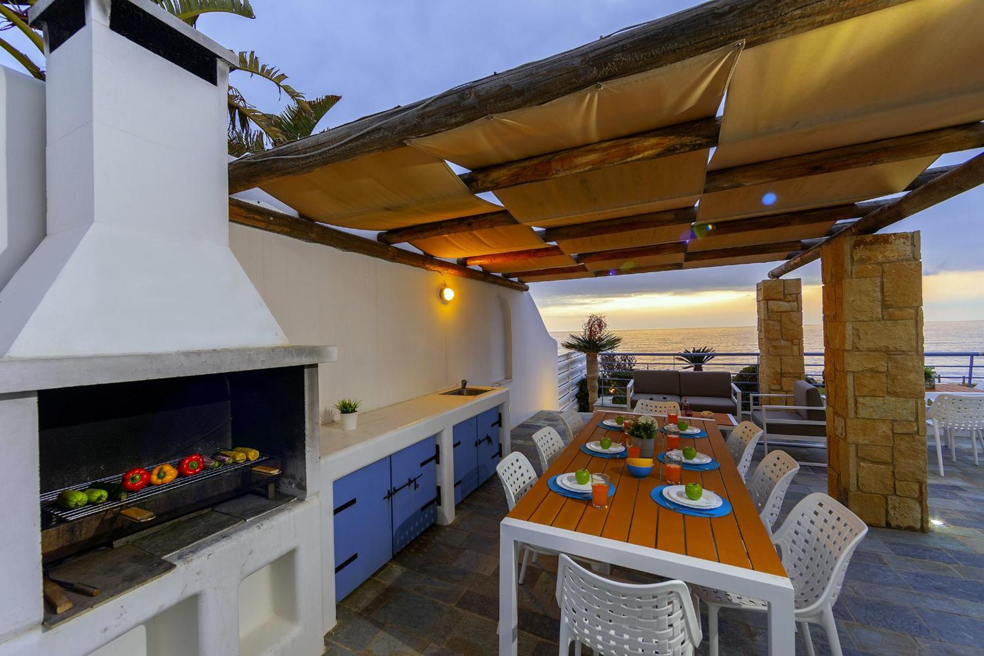 Blue Coral Beach Villas: Exclusive Oceanfront Retreat Coral Bay Exterior photo