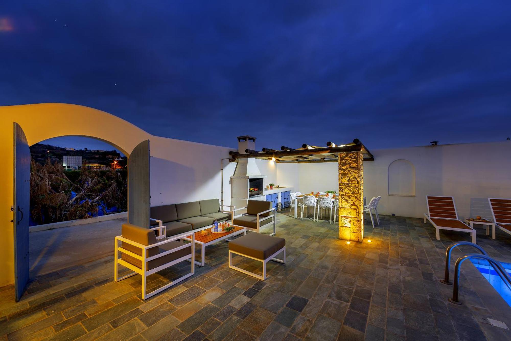 Blue Coral Beach Villas: Exclusive Oceanfront Retreat Coral Bay Exterior photo