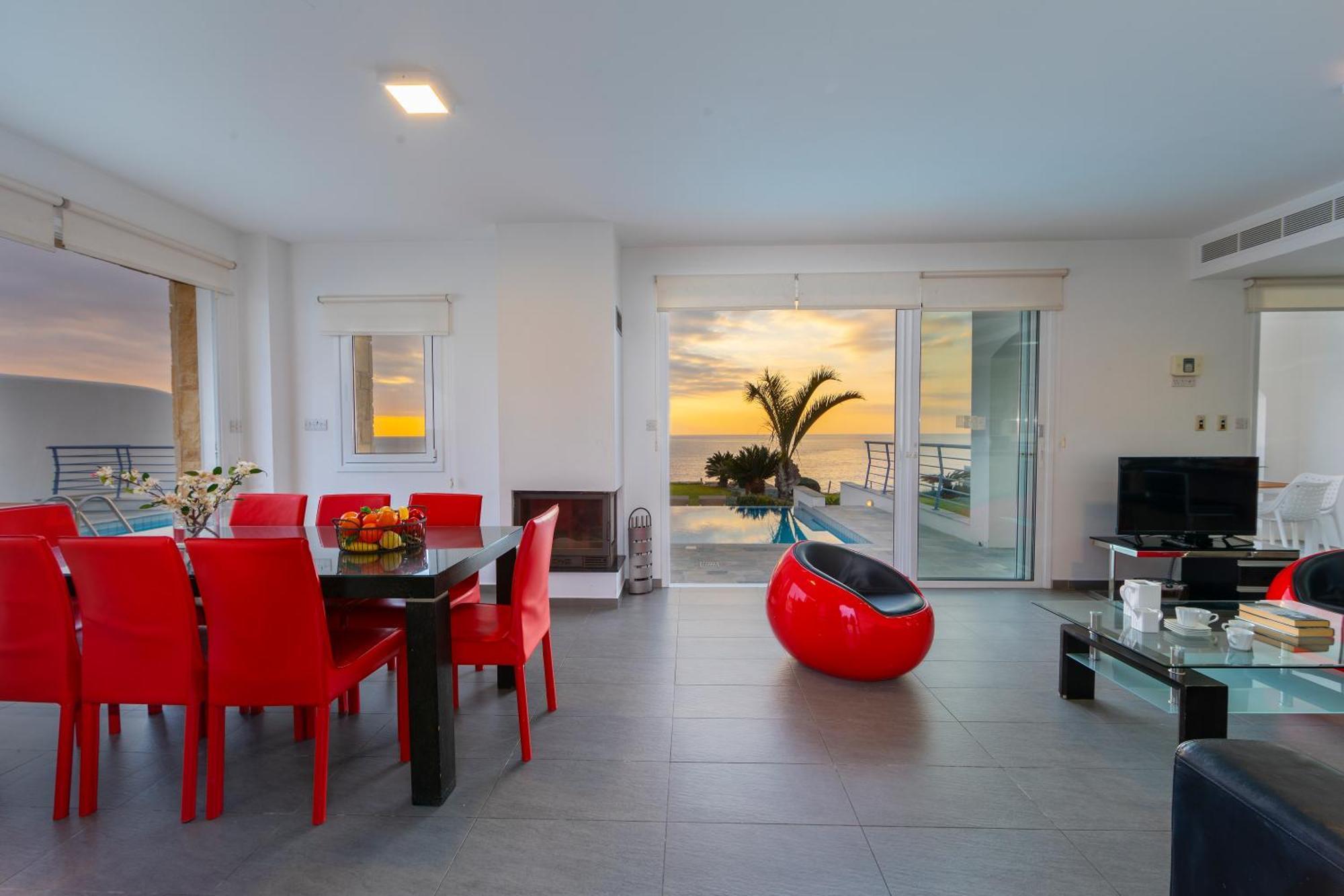 Blue Coral Beach Villas: Exclusive Oceanfront Retreat Coral Bay Exterior photo