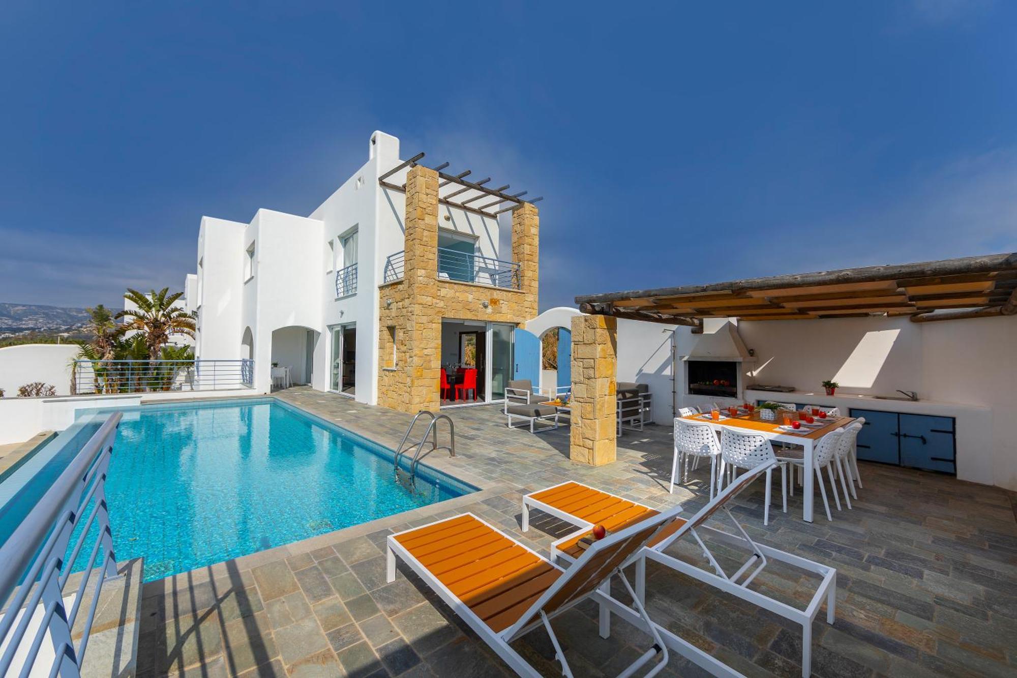 Blue Coral Beach Villas: Exclusive Oceanfront Retreat Coral Bay Exterior photo