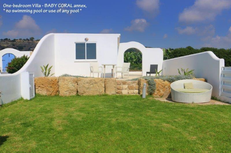 Blue Coral Beach Villas: Exclusive Oceanfront Retreat Coral Bay Exterior photo